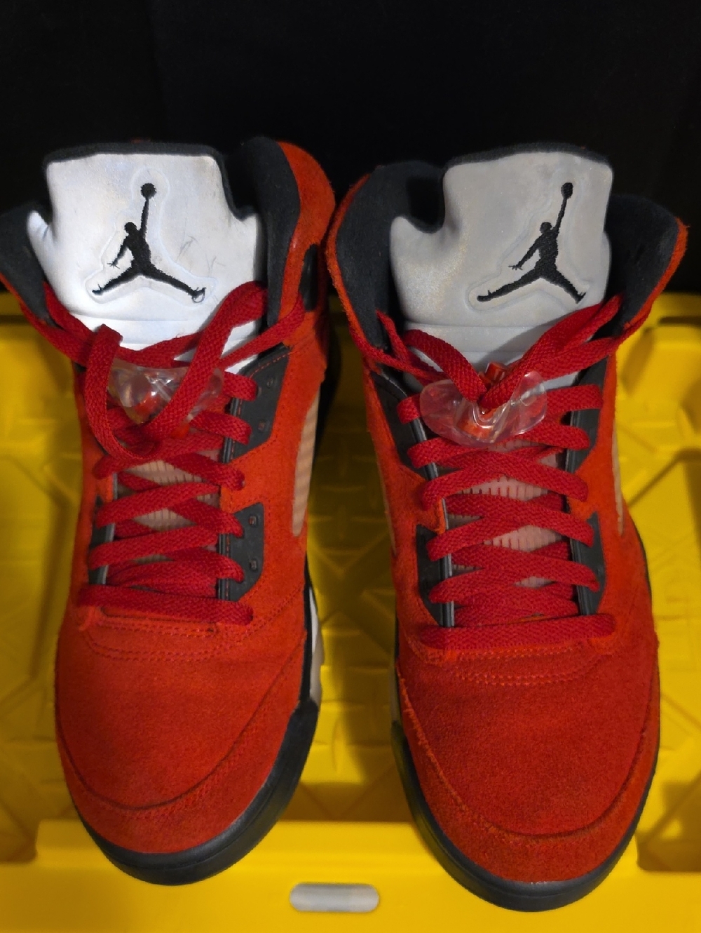FOR SALE EXCELLENT USED CONDITION AIR JORDAN RETRO 5 RAGING BULL SIZE 10.